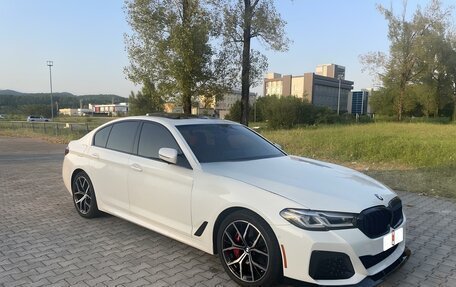 BMW 5 серия, 2021 год, 5 300 000 рублей, 1 фотография