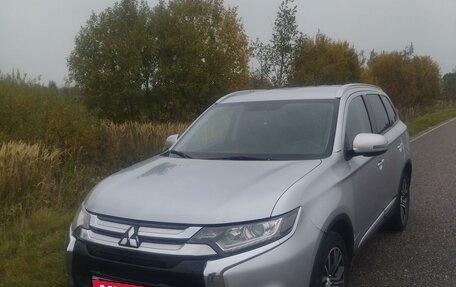 Mitsubishi Outlander III рестайлинг 3, 2016 год, 2 150 000 рублей, 8 фотография