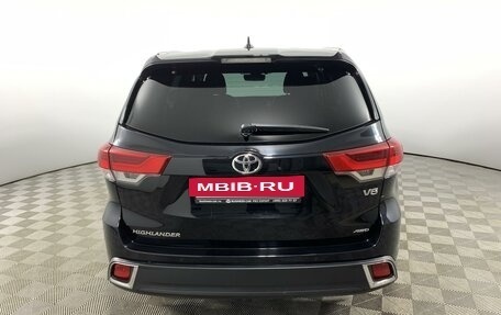 Toyota Highlander III, 2019 год, 4 850 000 рублей, 6 фотография