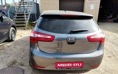 KIA Rio III рестайлинг, 2014 год, 830 000 рублей, 2 фотография