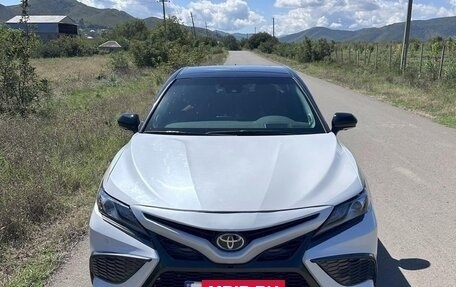 Toyota Camry, 2022 год, 2 350 000 рублей, 3 фотография