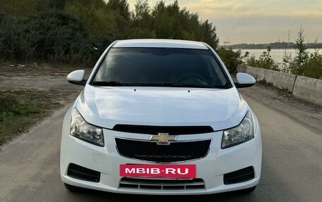 Chevrolet Cruze II, 2011 год, 660 000 рублей, 3 фотография