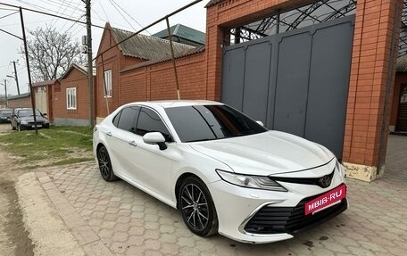 Toyota Camry, 2019 год, 2 800 000 рублей, 2 фотография