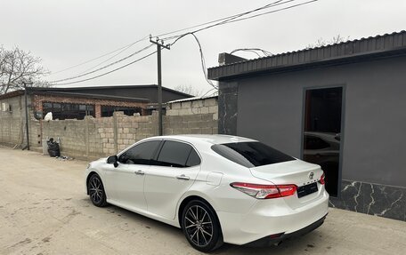 Toyota Camry, 2019 год, 2 800 000 рублей, 13 фотография