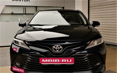 Toyota Camry, 2020 год, 3 030 000 рублей, 2 фотография