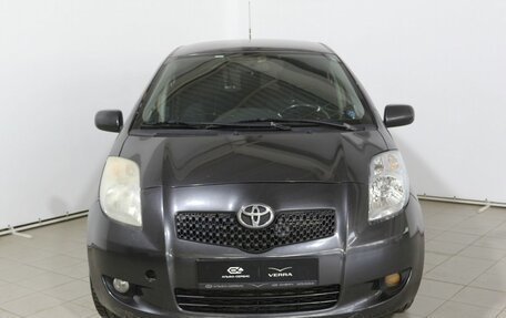 Toyota Yaris III рестайлинг, 2007 год, 520 000 рублей, 2 фотография