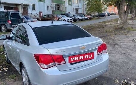 Chevrolet Cruze II, 2011 год, 650 000 рублей, 3 фотография