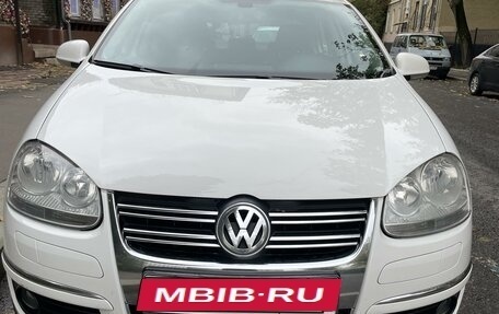 Volkswagen Jetta VI, 2010 год, 880 000 рублей, 1 фотография