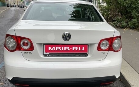 Volkswagen Jetta VI, 2010 год, 880 000 рублей, 5 фотография