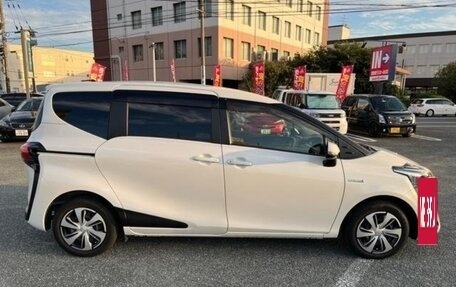 Toyota Sienta II, 2020 год, 1 350 000 рублей, 12 фотография