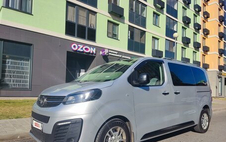 Opel Zafira Life I, 2021 год, 3 600 000 рублей, 2 фотография