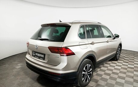 Volkswagen Tiguan II, 2019 год, 2 860 000 рублей, 5 фотография