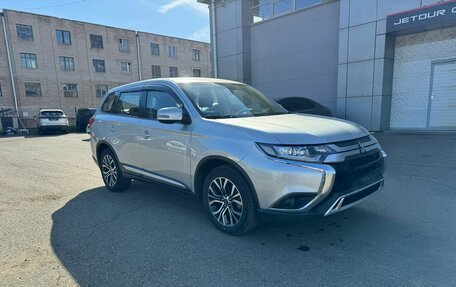 Mitsubishi Outlander III рестайлинг 3, 2019 год, 2 185 000 рублей, 7 фотография