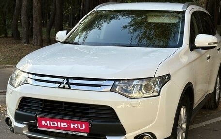 Mitsubishi Outlander III рестайлинг 3, 2014 год, 1 999 999 рублей, 1 фотография