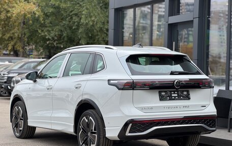 Volkswagen Tiguan, 2024 год, 6 000 000 рублей, 5 фотография