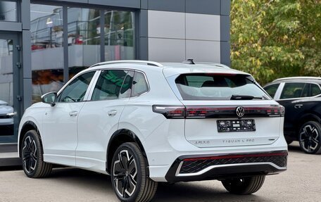 Volkswagen Tiguan, 2024 год, 6 000 000 рублей, 14 фотография