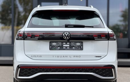 Volkswagen Tiguan, 2024 год, 6 000 000 рублей, 13 фотография