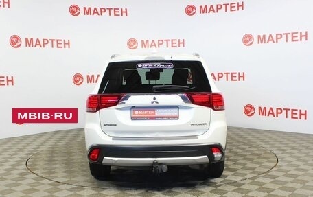 Mitsubishi Outlander III рестайлинг 3, 2017 год, 2 150 000 рублей, 6 фотография