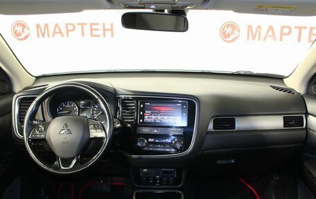 Mitsubishi Outlander III рестайлинг 3, 2017 год, 2 150 000 рублей, 15 фотография