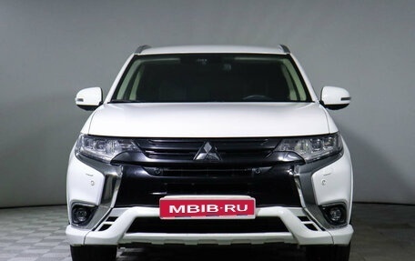 Mitsubishi Outlander III рестайлинг 3, 2018 год, 3 390 000 рублей, 2 фотография