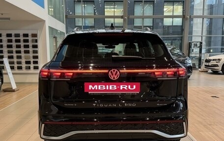 Volkswagen Tiguan II, 2024 год, 6 450 000 рублей, 8 фотография