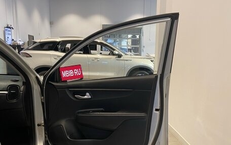 KIA Rio IV, 2019 год, 1 635 000 рублей, 8 фотография