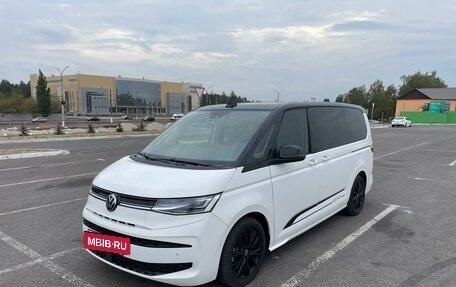 Volkswagen Multivan, 2022 год, 6 400 000 рублей, 12 фотография