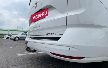 Volkswagen Multivan, 2022 год, 6 400 000 рублей, 7 фотография