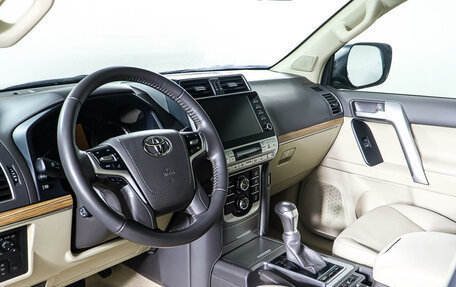 Toyota Land Cruiser Prado 150 рестайлинг 2, 2020 год, 7 099 000 рублей, 15 фотография