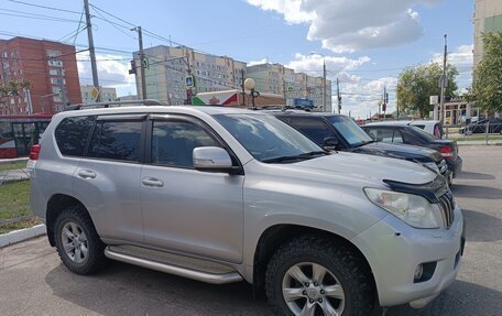 Toyota Land Cruiser Prado 150 рестайлинг 2, 2013 год, 3 000 000 рублей, 3 фотография