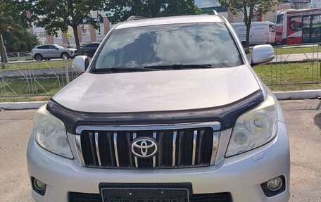 Toyota Land Cruiser Prado 150 рестайлинг 2, 2013 год, 3 000 000 рублей, 2 фотография