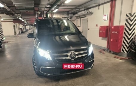 Mercedes-Benz V-Класс, 2019 год, 6 500 000 рублей, 3 фотография