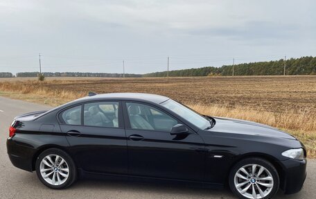 BMW 5 серия, 2011 год, 1 800 000 рублей, 3 фотография