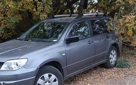 Mitsubishi Outlander III рестайлинг 3, 2008 год, 600 000 рублей, 2 фотография