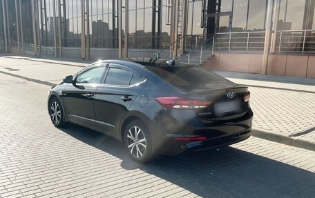 Hyundai Elantra VI рестайлинг, 2018 год, 1 800 000 рублей, 5 фотография