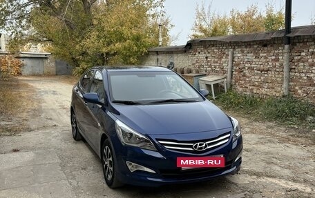 Hyundai Solaris II рестайлинг, 2015 год, 1 095 000 рублей, 2 фотография