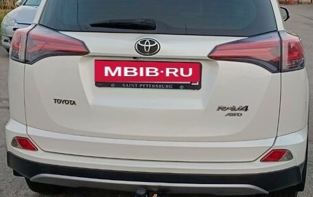 Toyota RAV4, 2018 год, 2 850 000 рублей, 8 фотография