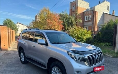 Toyota Land Cruiser Prado 150 рестайлинг 2, 2013 год, 3 349 000 рублей, 3 фотография