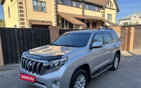 Toyota Land Cruiser Prado 150 рестайлинг 2, 2013 год, 3 349 000 рублей, 6 фотография