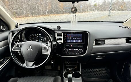 Mitsubishi Outlander III рестайлинг 3, 2014 год, 2 100 000 рублей, 6 фотография