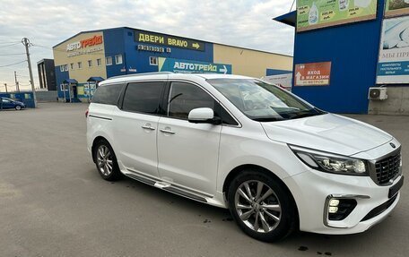 KIA Carnival III, 2018 год, 3 349 999 рублей, 2 фотография