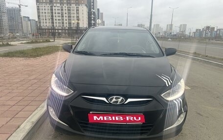 Hyundai Solaris II рестайлинг, 2013 год, 900 000 рублей, 3 фотография