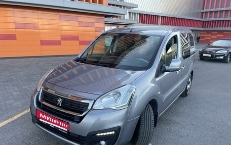 Peugeot Partner II рестайлинг 2, 2016 год, 1 275 000 рублей, 4 фотография