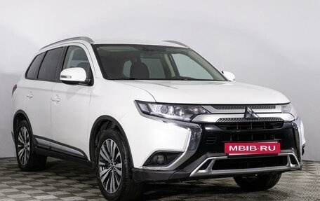 Mitsubishi Outlander III рестайлинг 3, 2020 год, 2 179 886 рублей, 3 фотография