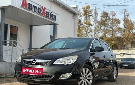 Opel Astra J, 2011 год, 899 000 рублей, 1 фотография