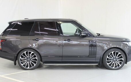 Land Rover Range Rover IV рестайлинг, 2015 год, 3 890 000 рублей, 4 фотография