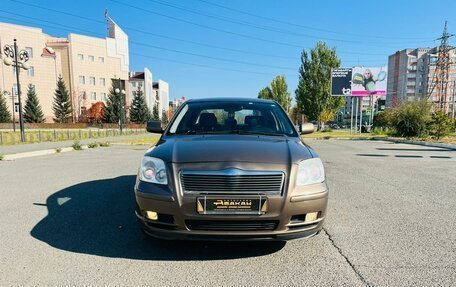 Toyota Avensis III рестайлинг, 2004 год, 699 999 рублей, 3 фотография