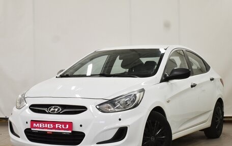 Hyundai Solaris II рестайлинг, 2013 год, 920 000 рублей, 1 фотография