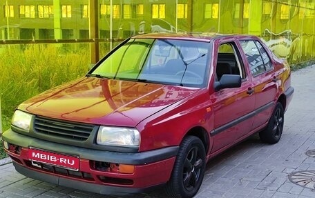 Volkswagen Vento, 1993 год, 165 000 рублей, 1 фотография