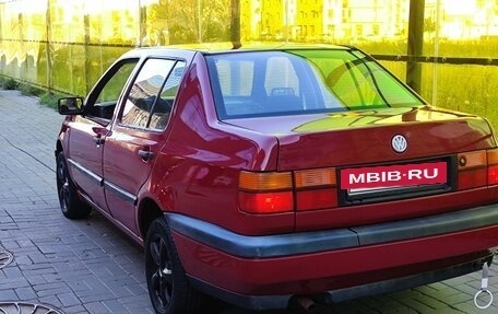 Volkswagen Vento, 1993 год, 165 000 рублей, 2 фотография